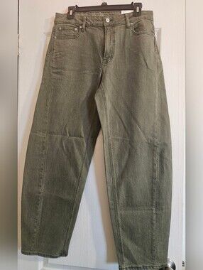 AE NWT Women's Olive Green Barrel Jeans